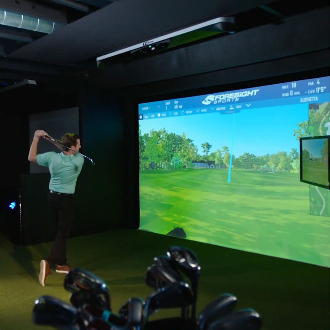 Foresight Sports GCHawk SIG10 Golf Simulator
